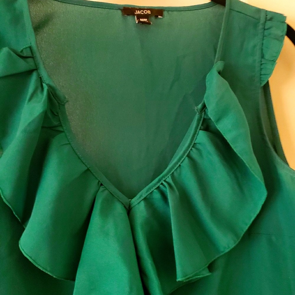 Sleevless blouse